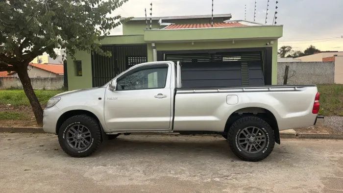 Toyota Hilux CS D4-d 4X4 2.5 16V 102cv TB Dies. 2012