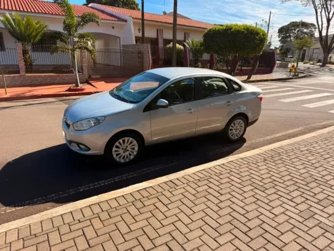 Fiat Grand Siena Essence 1.6 Flex 16V 2016