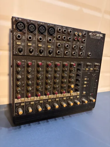 Mesa de Som Mackie 1202-VLZ (sucata)
