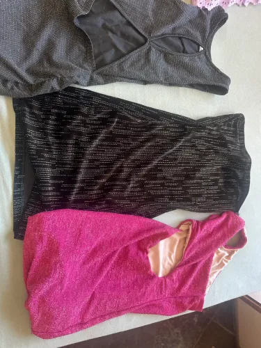 estou vendendo esses 3 vestidos por 20 reais!tamanho p