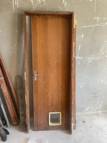 Doação porta madeira 