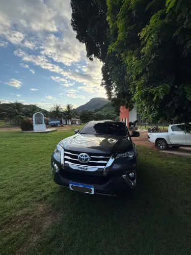 Toyota Hilux SW4 SRX 4X4 2.8 TDI 16V Dies. Aut. 2017