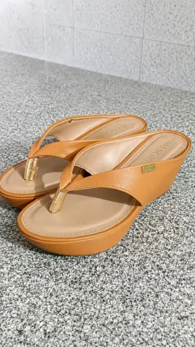 Sandália Anabela Via Scarpa Caramelo - Tam. 33/34