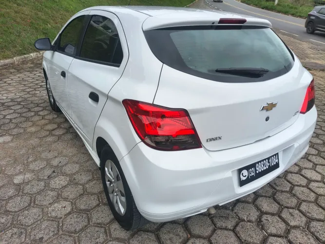 Chevrolet Onix Hatch LTZ 1.4 8V Flex Power Mec. 4P 2014