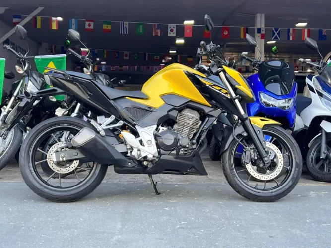 Honda CB 300F Twister 2024 | ABS | Flex | Baixa KM | Guarujá
