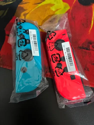 Joy cons ORIGINAIS 100% novos nunca USADOS