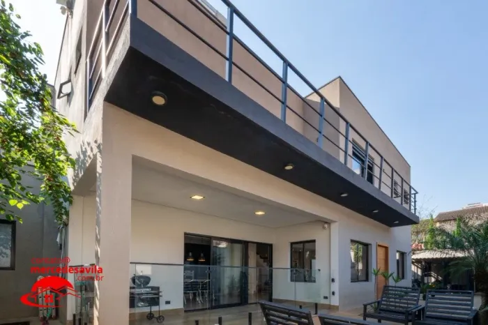 Casa de Vila Reformada no Brooklin 3 Suítes 188m²