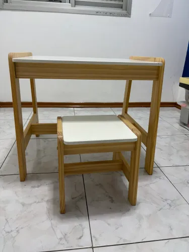 Escrivaninha infantil