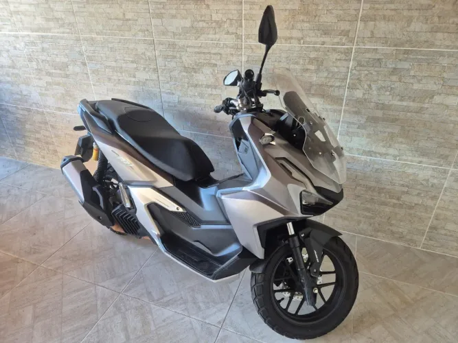 Honda ADV 160 2025