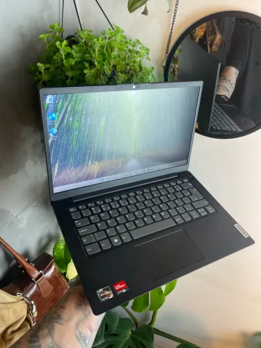 (ACEITO TROCAS)Notebook Lenovo V14 G4 Ryzen 3 7320U