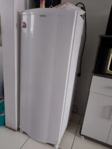 Geladeira semi nova