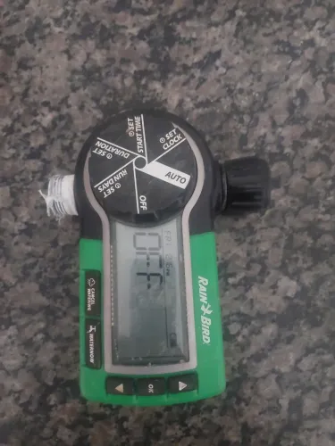 Temporizador Timer Para Torneira Irrigacao Rain Bird Pilha Cor Preto E Verde