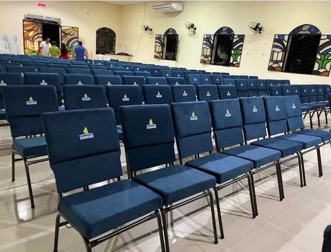 Cadeiras para hotel igreja clínicas auditório