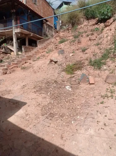 Vendo ou troco lote no bairro Menezes. Aceito carro ou moto na negociação 