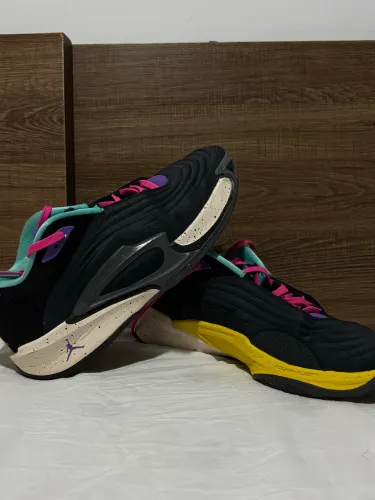 Tenis de basquete Jordan Luka Doncic 3
