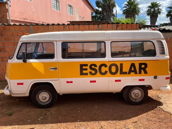 Volkswagen Kombi Escolar/50 Anos 1.4 MI Total Flex 2013