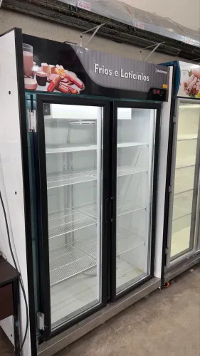 Expositor Refrigerado 2 Portas SEMI NOVO