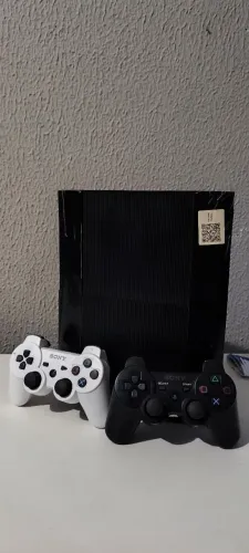 Playstation 3 super slim destravado lotado de jogos e garantia 3 meses - aceito cartão!