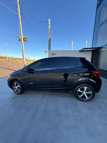 Chevrolet Onix Hatch LTZ 1.4 8V Flex Aut. 4P 2018