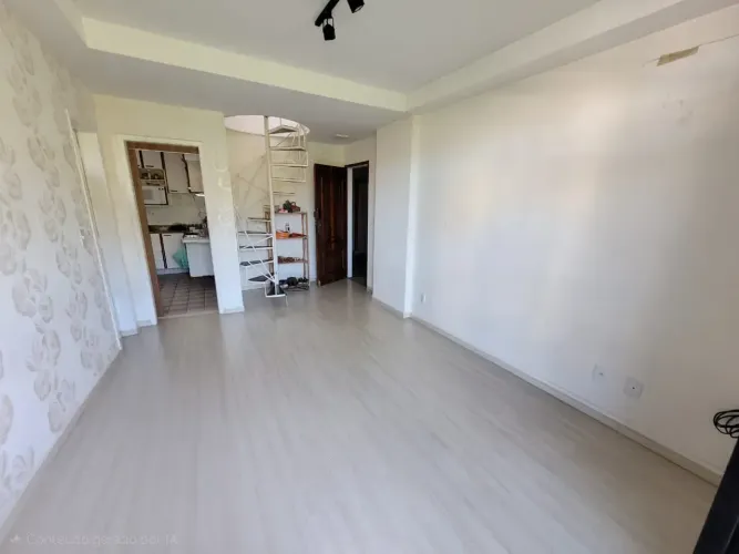 Triplex para venda possui 140 metros quadrados com 2 quartos em Icaraí - Niterói - RJ