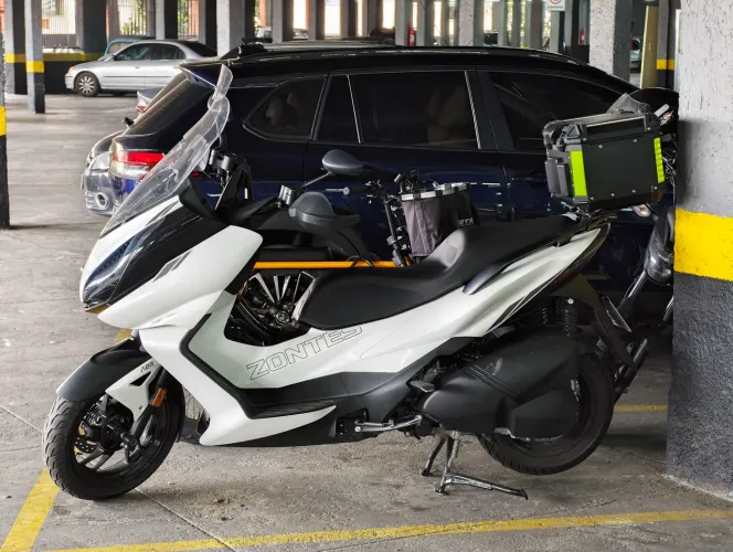 Zontes 350E 2027 1399km revisão feita, Baú e acessórios