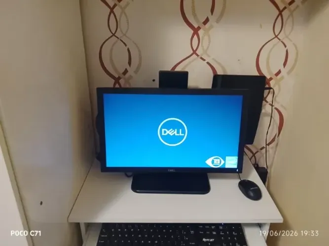 Monitor DELL 19" Polegadas. Otimo estado - Tipo Pedestal
