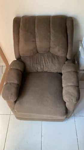 Poltrona inclinável 