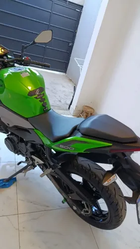 Moto Kawasaki z500 ano 2025