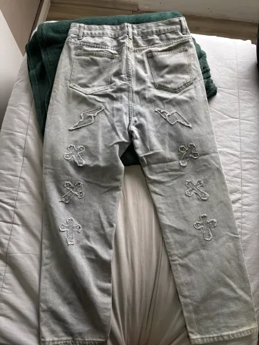 Calça com bordado jeans