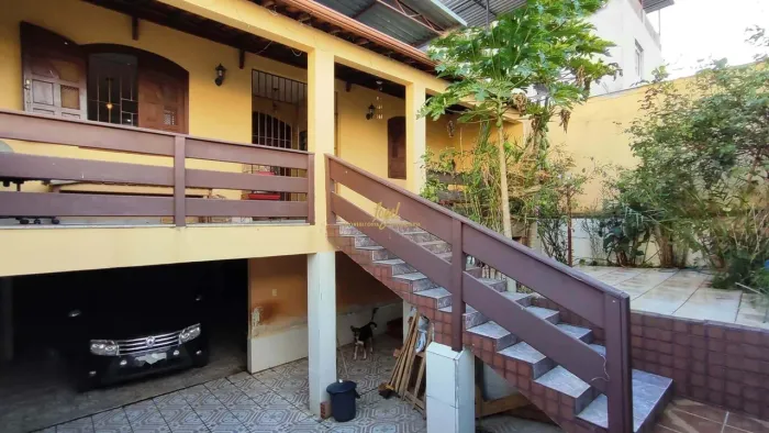 Nova Era - Casa 3/4 (1 suíte) - Com quintal, piscina, terraço e 2 churrasqueiras - 6 vagas