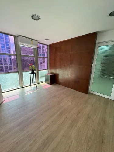 Escritório reformado para locação, 100m ao lado da Av Paulista, com ar-condicionado, 1 vag