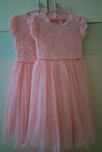 Vendo 2 vestidos infantis tam 8 e 10 da marca Cattai, usados uma única vez. $150 cada um