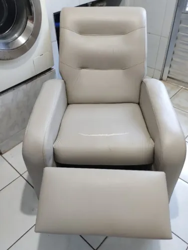 Poltrona Reclinável Bege