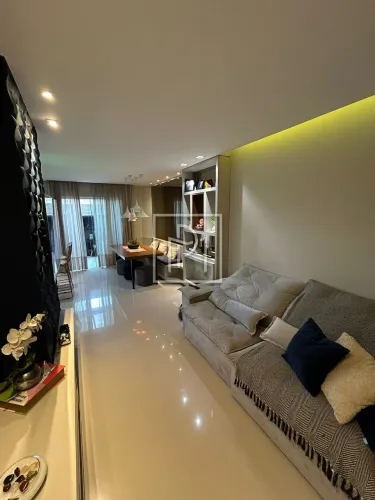 SOBRADO 3 QUARTOS CONDOMINIO NO SANTA CÂNDIDA - PORTEIRA FECHADA