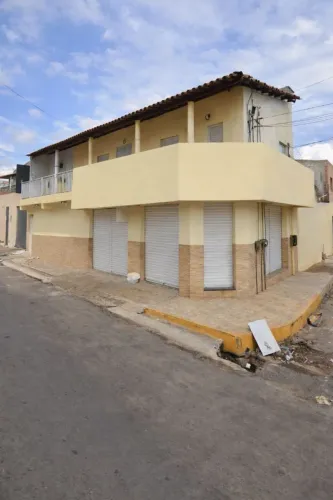 Prédio comercialcom apartamentos