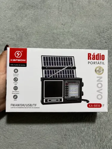 Radio Portatil Retro Solar Pilha Recarregavel Am Fm Lanterna