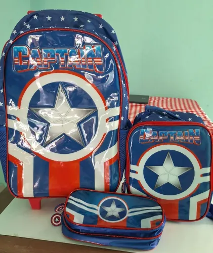 Vendo kit escolar seminovo - menino