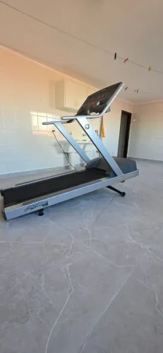 Esteira LifeFitness 91Ti
