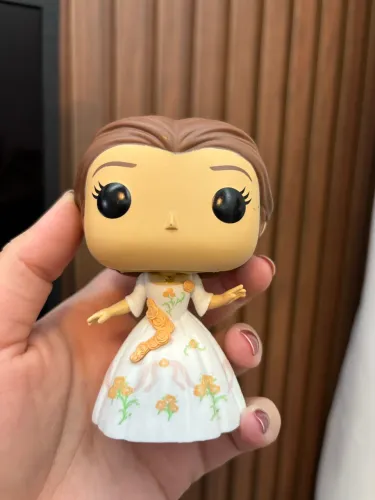 Funko Belle Bela e a fera 247 com caixa