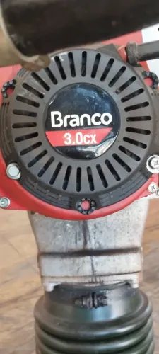 Compactador de solo a gasolina