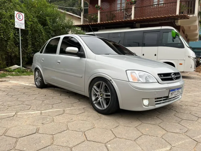 Chevrolet Corsa Sedan 1.0 MPFI 8V 71cv 4P 2004