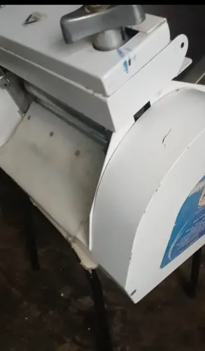 Cilindro Elétrico Para Massas Arbel CLD 300 Bivolt Padaria Pastelaria Profissional