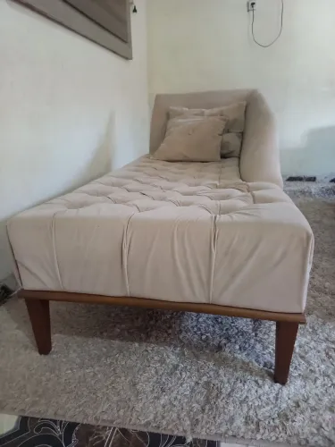 Sofá/ chaise bege capitonê - 850