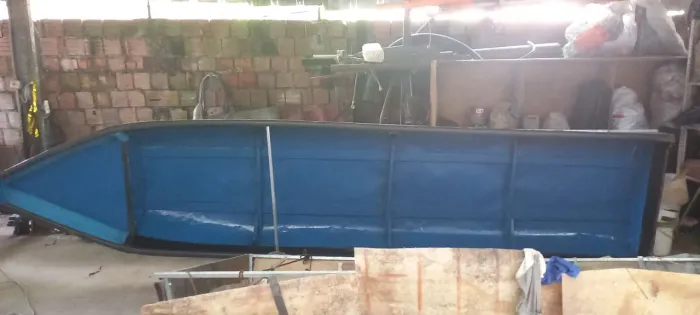 Bote de chapa galvanizada dupla