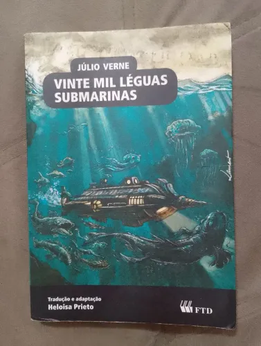 Livro VINTE MIL LÉGUAS SUBMARINAS