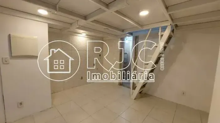 Imóvel para venda possui 21 metros quadrados em São Cristóvão - Rio de Janeiro - RJ
