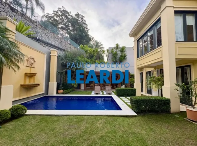 CASA EM CONDOMÍNIO - MORUMBI - SP