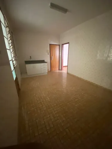 Imóvel para aluguel possui 150 metros quadrados com 3 quartos em Zona 01 - Maringá - PR
