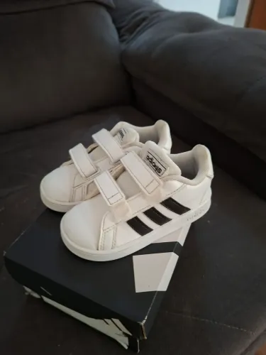 Tenis adidas infantil tamanho 21