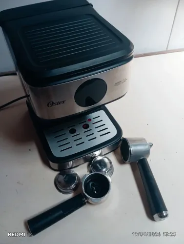 Cafeteira Oster OCAF900 nova